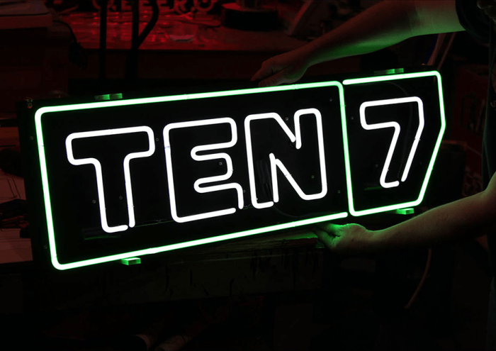 TEN7 Neon